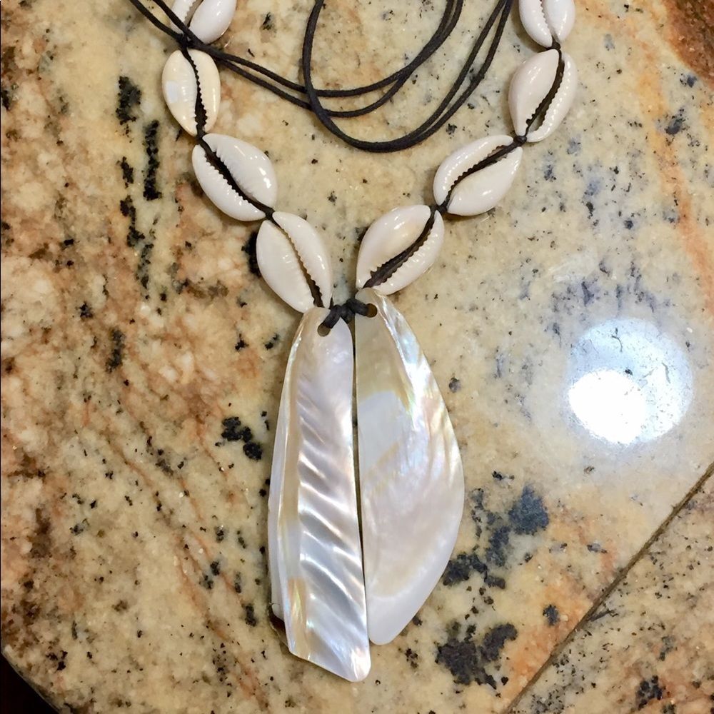 π Natural Pooka Shell necklace π - Picture 2 of 6